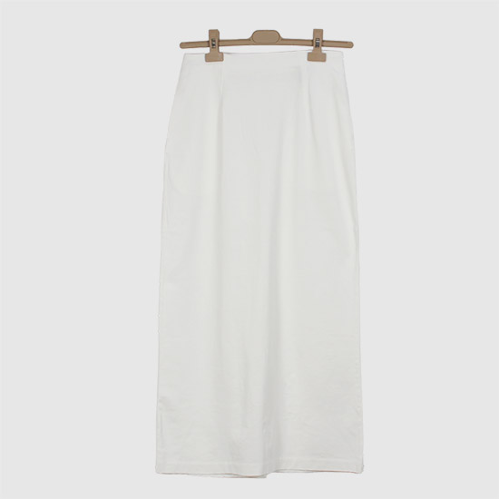 ์ค๋ผ๋ฆฌ Cotton ์ฌ๋ฌ๋ธ Rayon ํ๋ ์ดํ
Skirt A25SS04VP WHITE