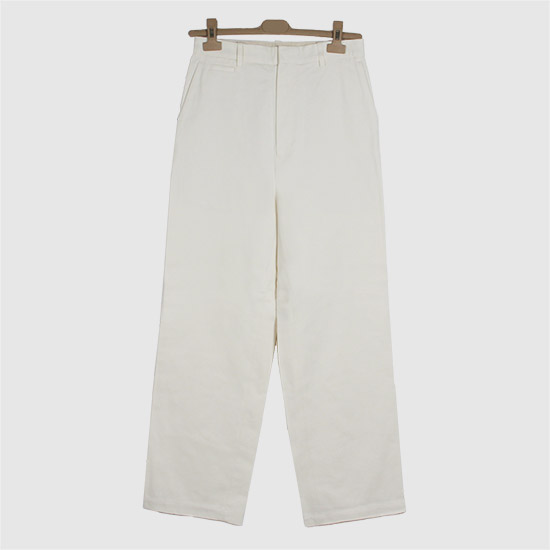 ์ค๋ผ๋ฆฌ Women's ์์๋ ํ์ค Chino ๋ด๋ก์ฐ Pants A25SP06FC IVORY WHITE