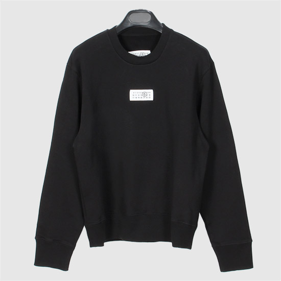 MM6 ๋ฉ์ข
๋ง๋ฅด์ง์๋ผ Women's Number Logo Sweatshirt S52GU0247 M25025 900 BLACK