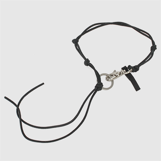 ์์๋ ๊ฐ์ ๋ผ๋ Leather ๋ชฉ๊ฑธ์ด A2208LBL BLACK LEATHER