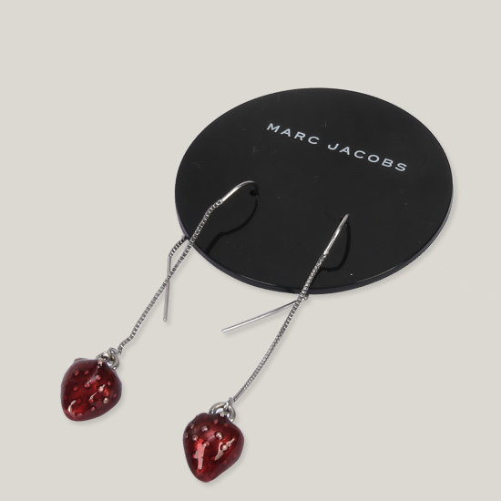 λ§ν¬μ μ΄μ½₯μ€ μ€νΈλ‘λ² λ¦¬ Earrings M0008833 066 ANTIQUE SILVER