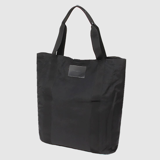 아워레가시 플라이트 토트백 A2238FBD BLACK DENSE LIQUID NYLON