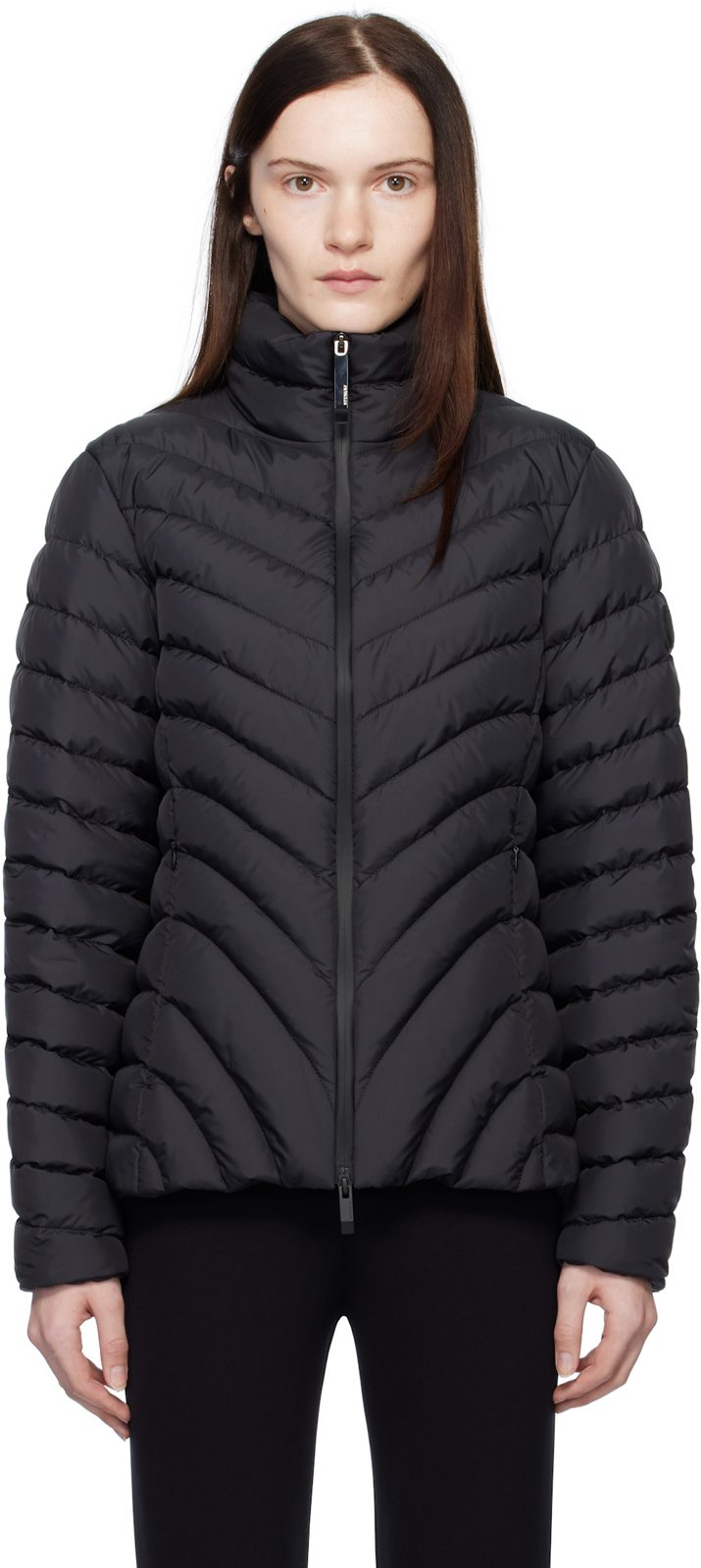 Black Grange Diagonal-Quilted Short Down Jacket 251111F061003