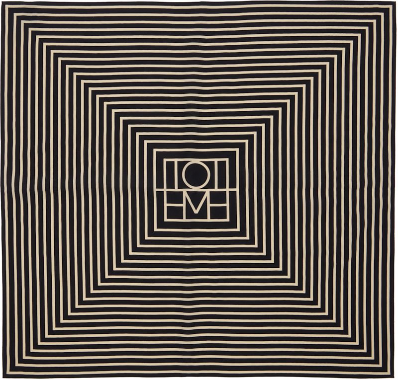 TOTEME Black & [오프화이트] Signature Monogram Silk Scarf 261771F029000