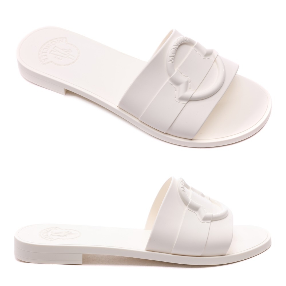 24SS 여성 MON 엠보싱 로고 샌들 (MON 4C00130 M4095 035 24S)