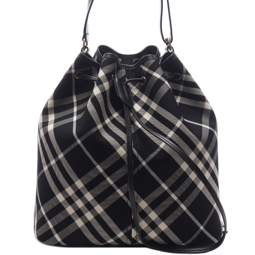 24FW 여성 체크 미디엄 버킷 숄더백 (8093871 BLACK CALICO 24F)