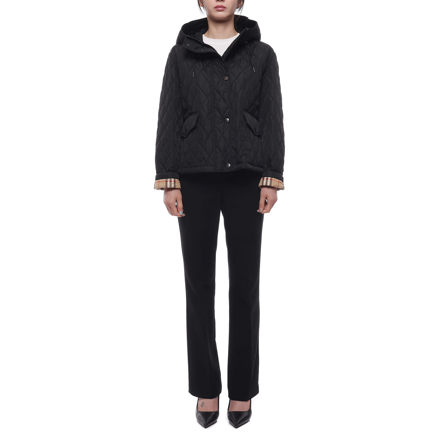 26FW 여성 퀼팅 후드 크롭 재킷 (8110329 BLACK 26F)