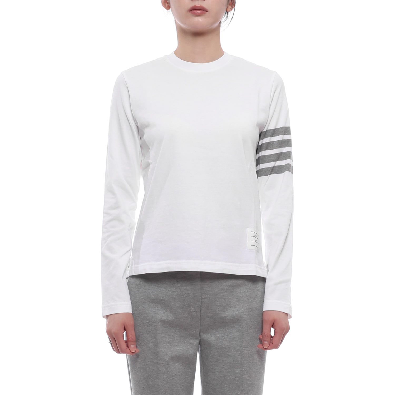 26FW 여성 사선 스트라이프 긴팔티셔츠 (FJS103G 07862 100 26F)