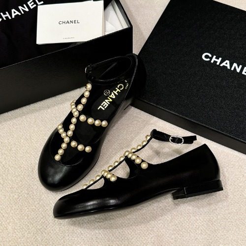 CHANEL Calfskin Pearl Strap λ©λ¦¬μ μΈ Dress Shoes Black