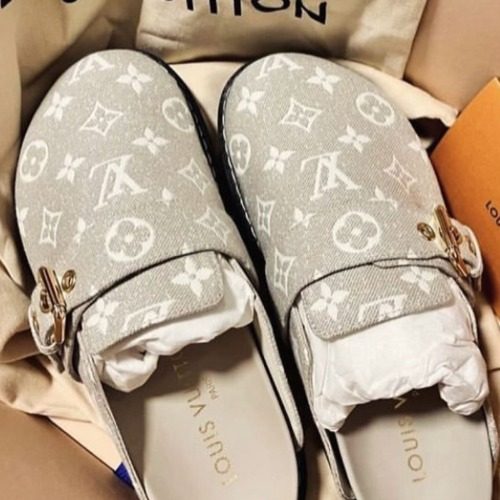 루이비통 플랫 뮬 컴포트 LV 코지 뮬 아이보리