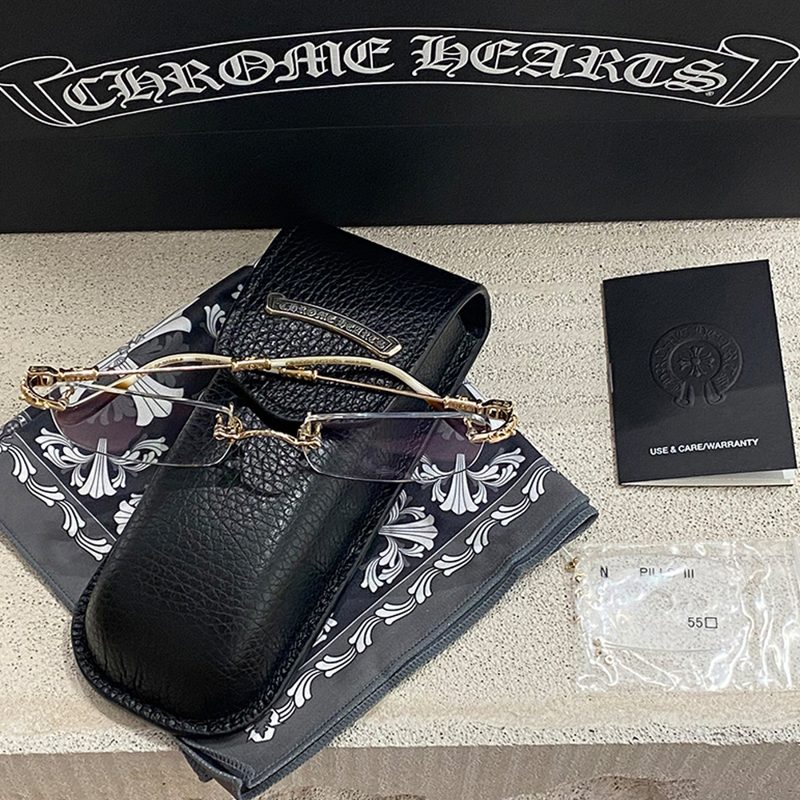 CHROME HEARTS