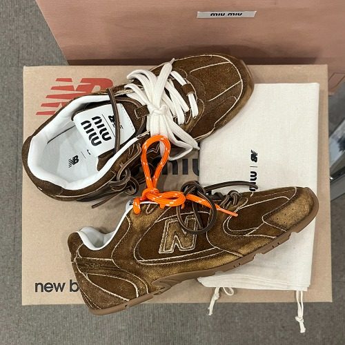 미우 미우 X 뉴발란스 530 Suede Mesh Sneakers 시나몬
