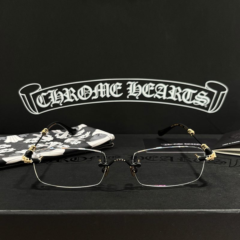 CHROME HEARTS