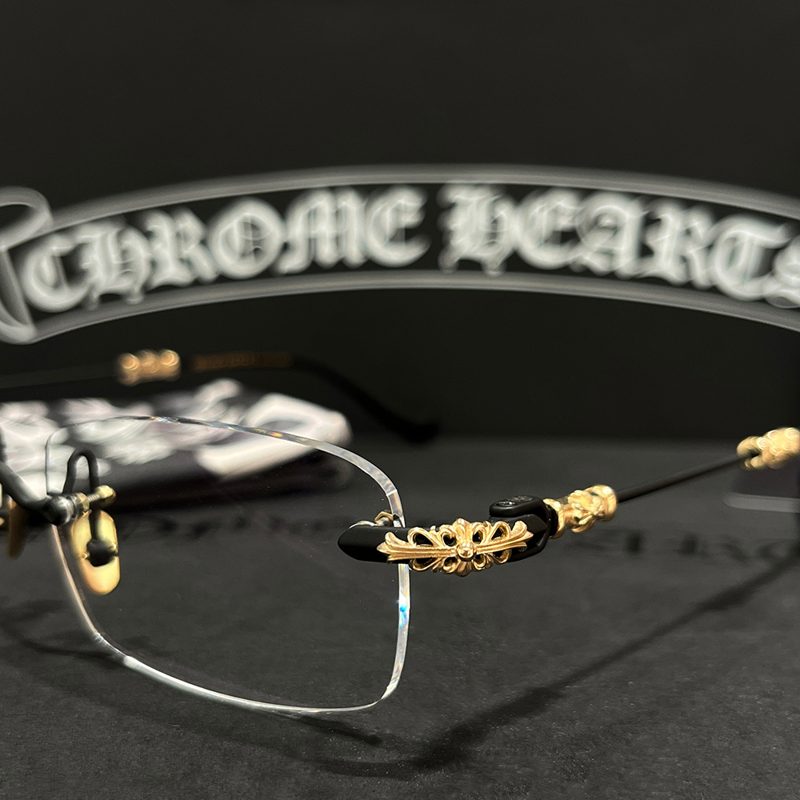 CHROME HEARTS