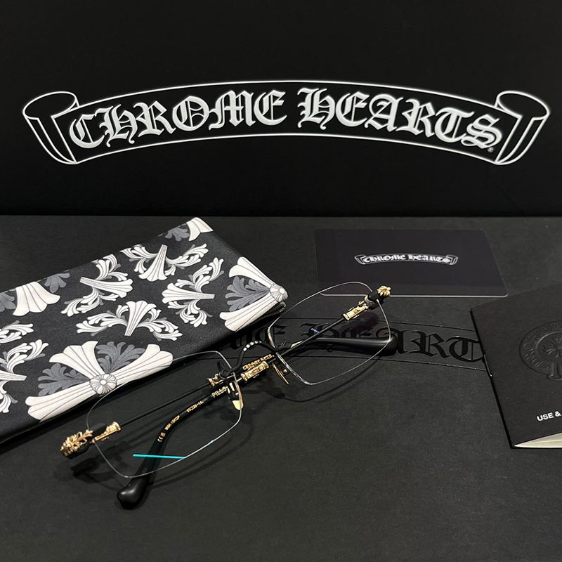 CHROME HEARTS