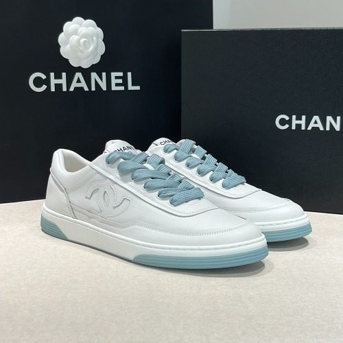 CHANEL Calfskin CC Logo ์ฌํ์ดํธ ๋ธ๋ฃจ Point Sneakers Women's์ฉ