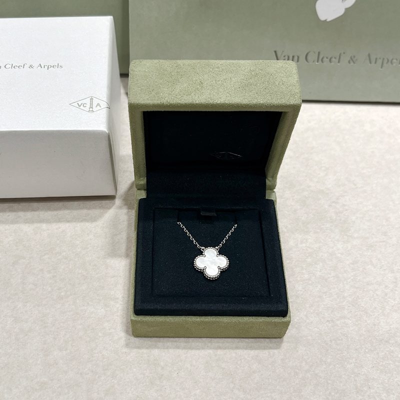 VAN CLEEF & ARPELS