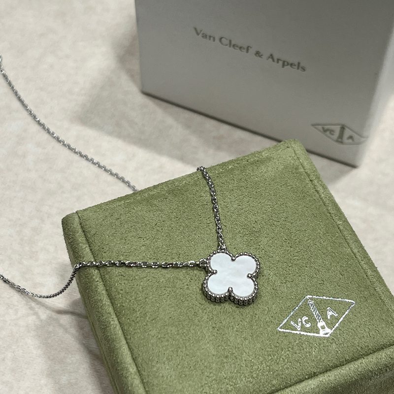 VAN CLEEF & ARPELS