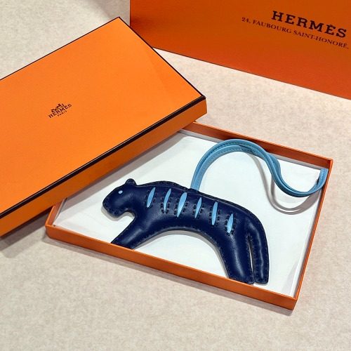 HERMES 밀로 Lambskin Lulu Bag Charm Navy