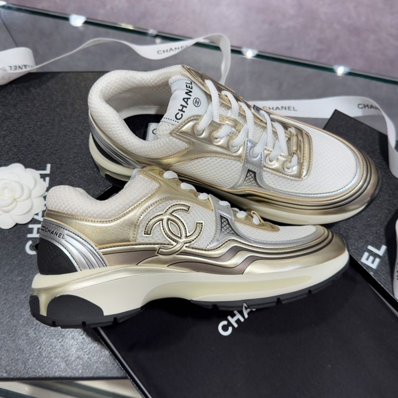 CHANEL Fabric 라미네이티드 White Gold Sneakers