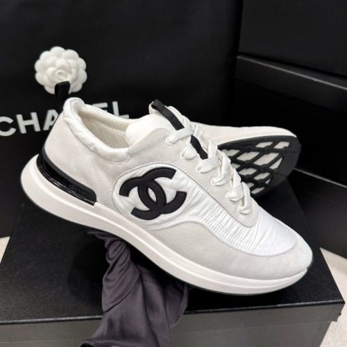 CHANEL 웨이드 Calfskin Nylon White Sneakers