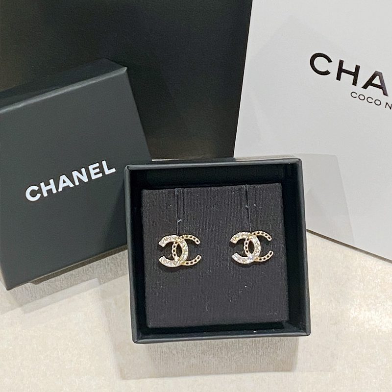 CHANEL Strass Crystal Chain Cross CC 로즈골드 귀걸이