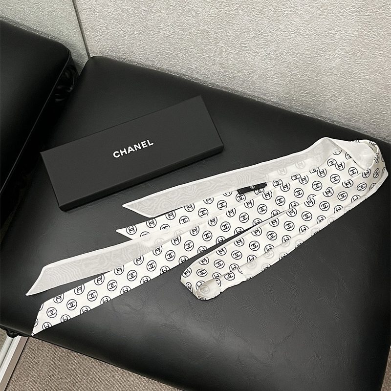 CHANEL Silk Slim Petit Scarf 전체 CC Logo White