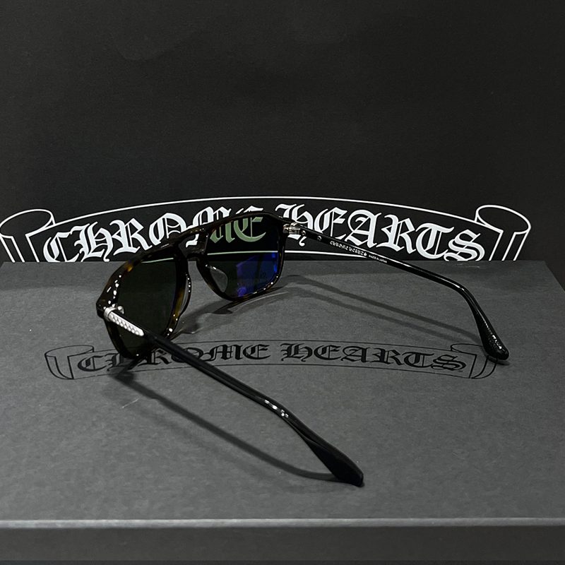 CHROME HEARTS