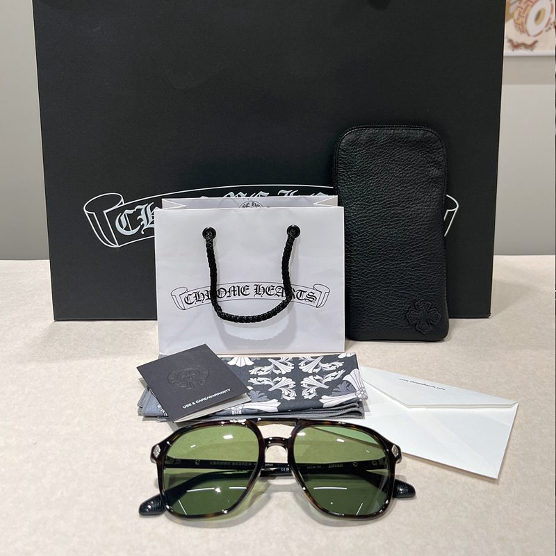 CHROME HEARTS