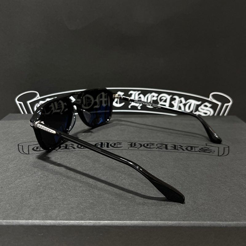 CHROME HEARTS