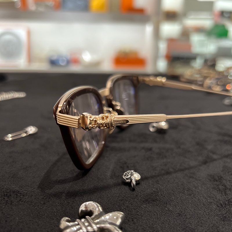 CHROME HEARTS