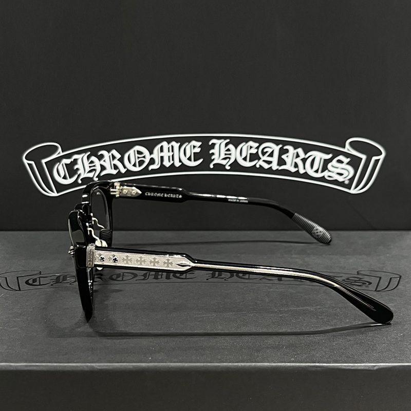 CHROME HEARTS