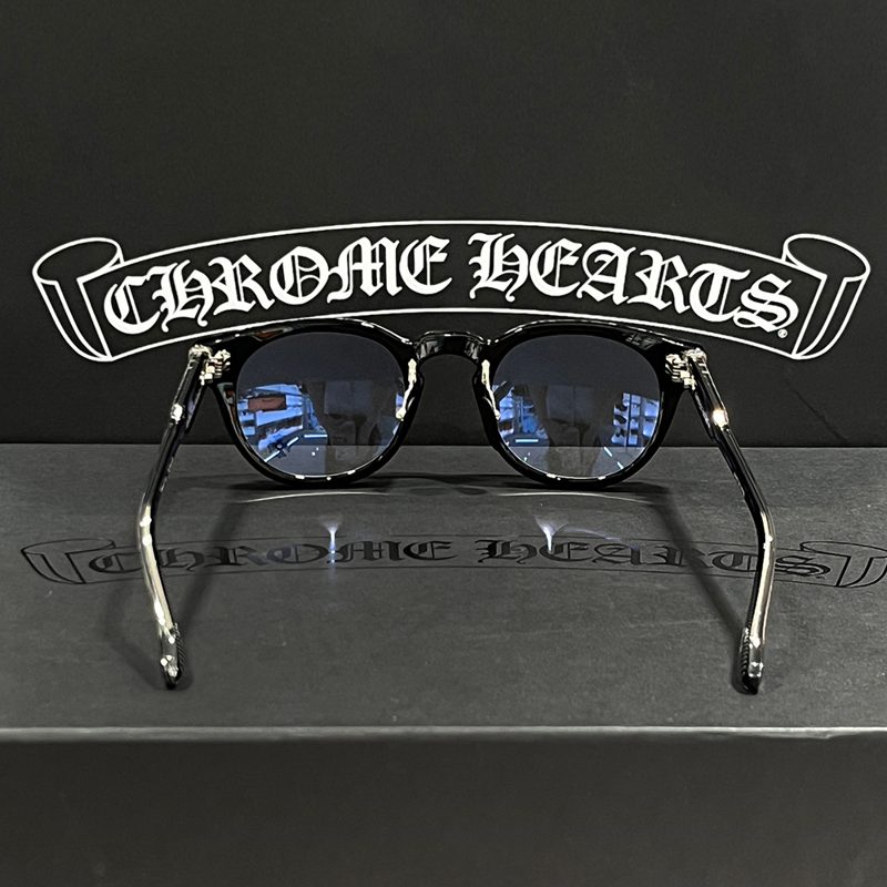 CHROME HEARTS
