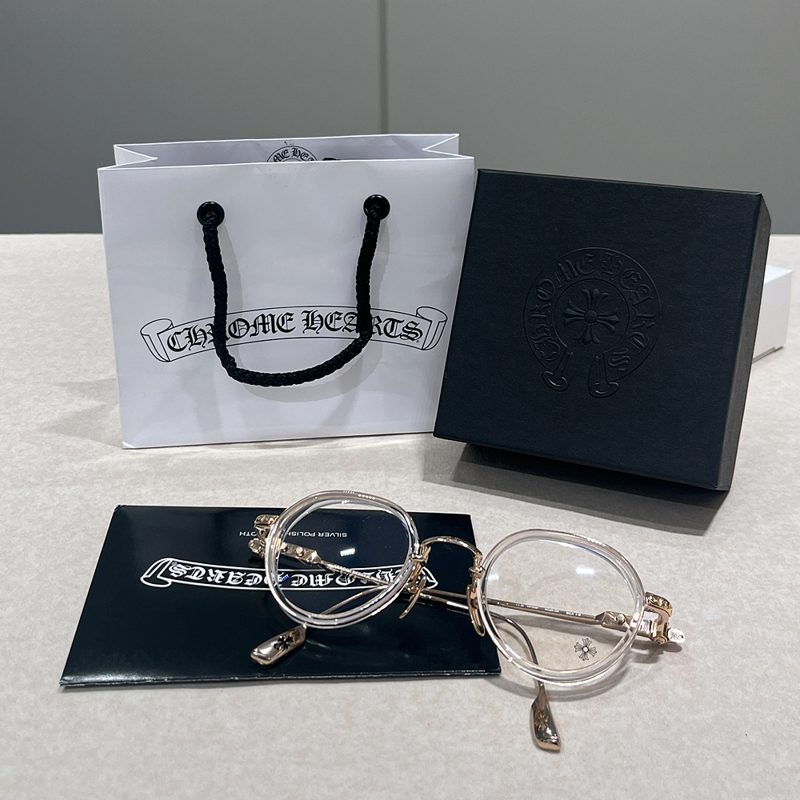 CHROME HEARTS