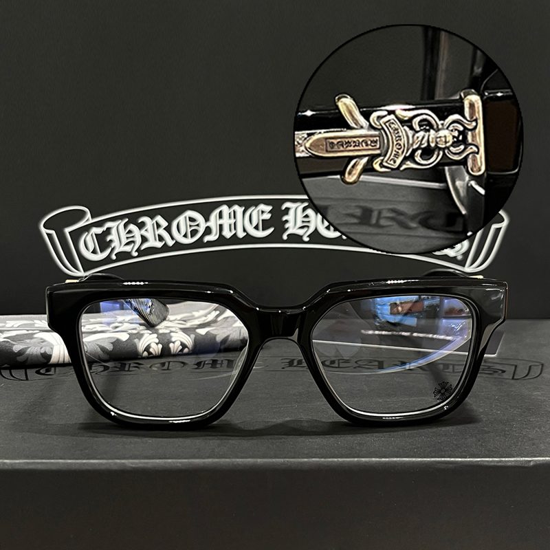 CHROME HEARTS