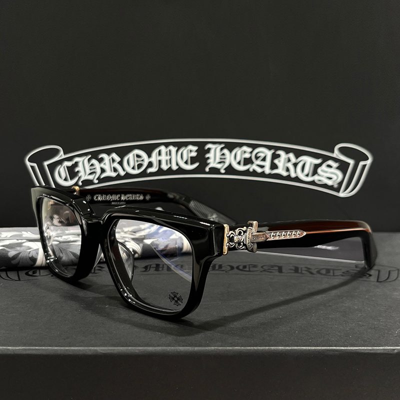 CHROME HEARTS