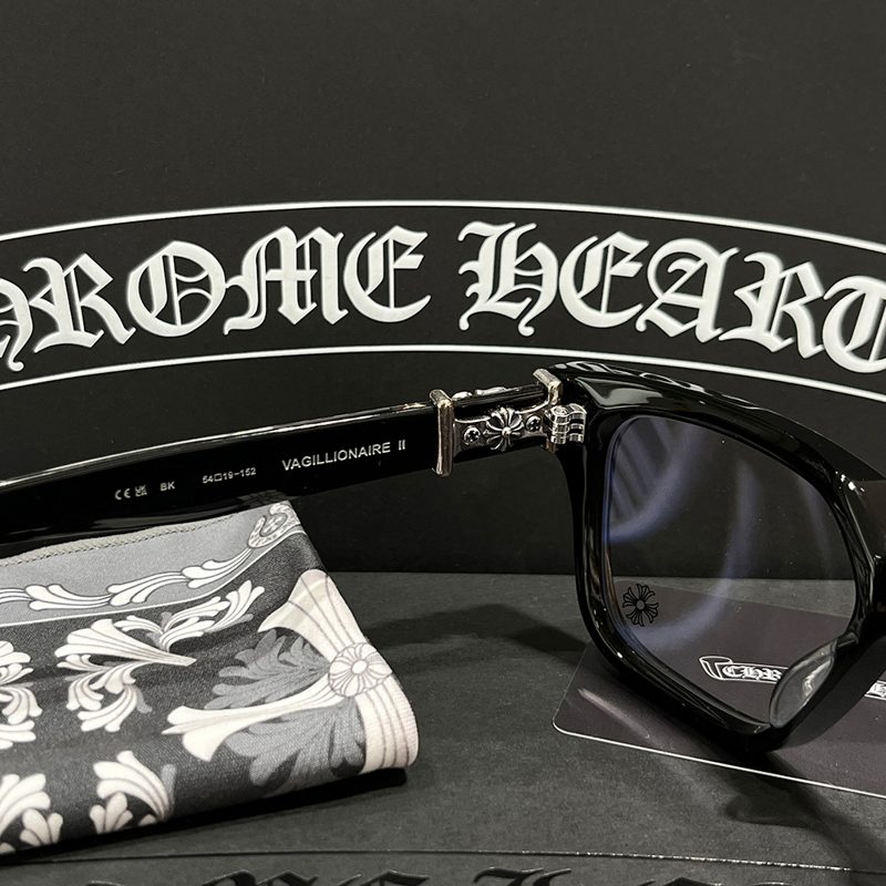 CHROME HEARTS