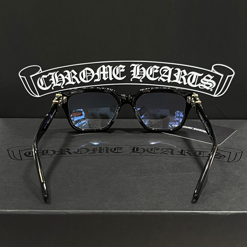 CHROME HEARTS