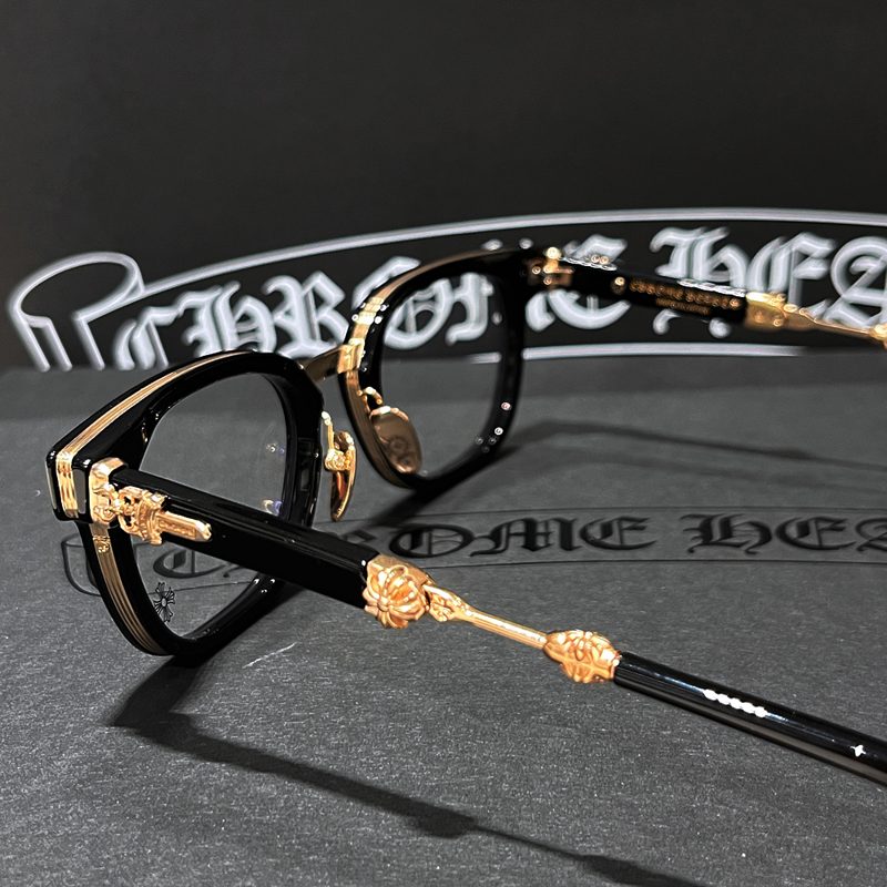 CHROME HEARTS