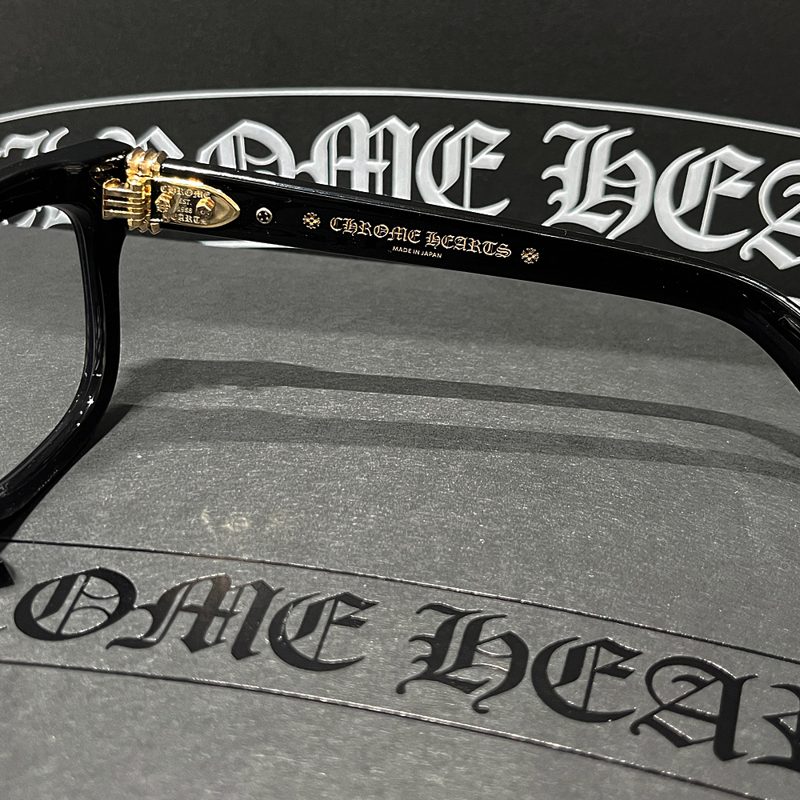 CHROME HEARTS