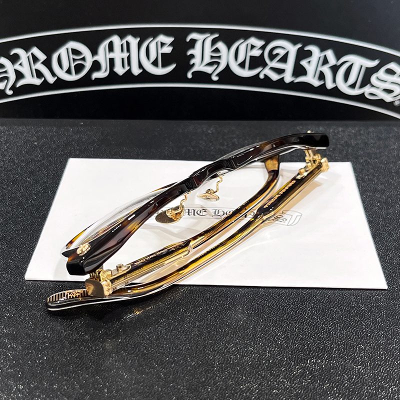 CHROME HEARTS