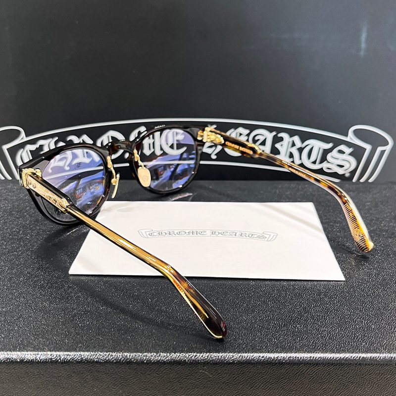 CHROME HEARTS