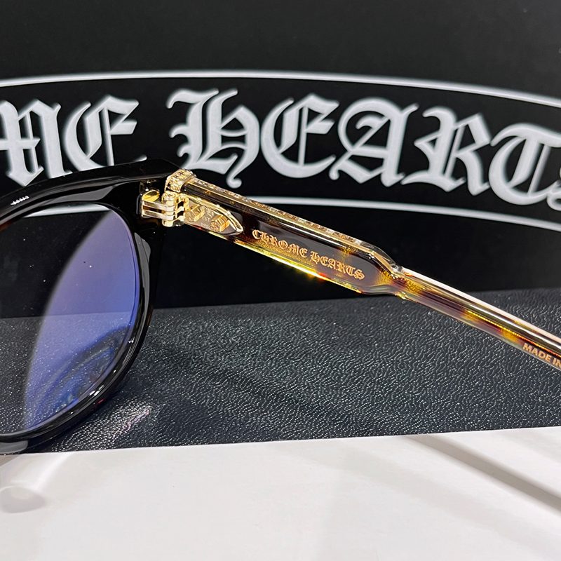 CHROME HEARTS