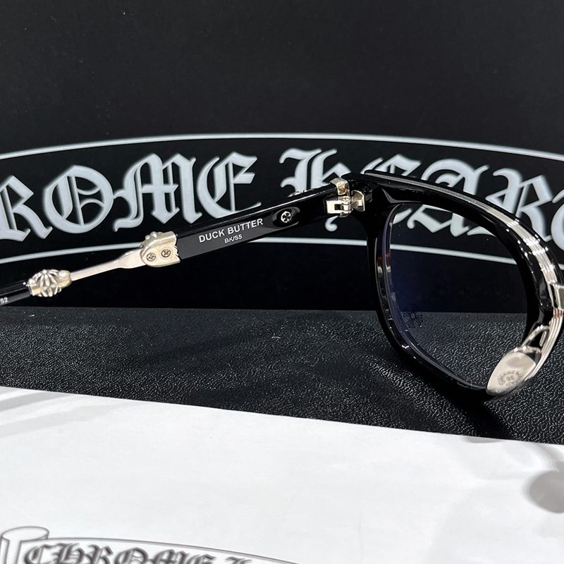CHROME HEARTS