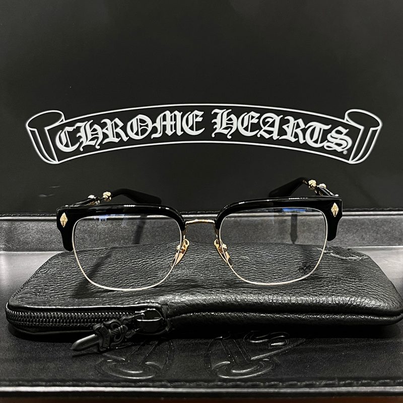 CHROME HEARTS