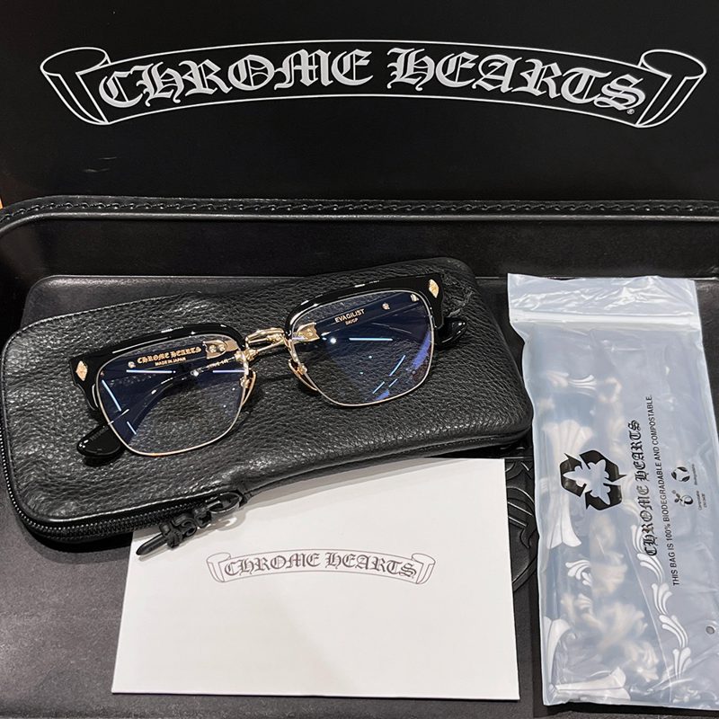 CHROME HEARTS