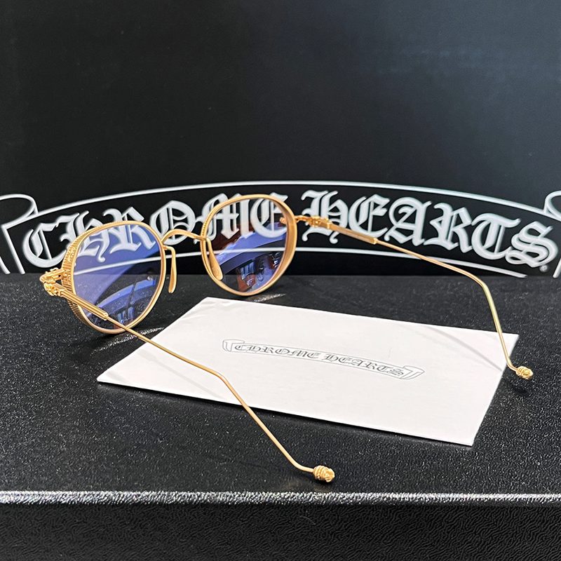 CHROME HEARTS