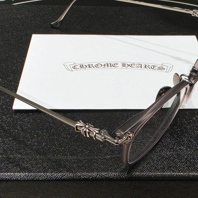 CHROME HEARTS