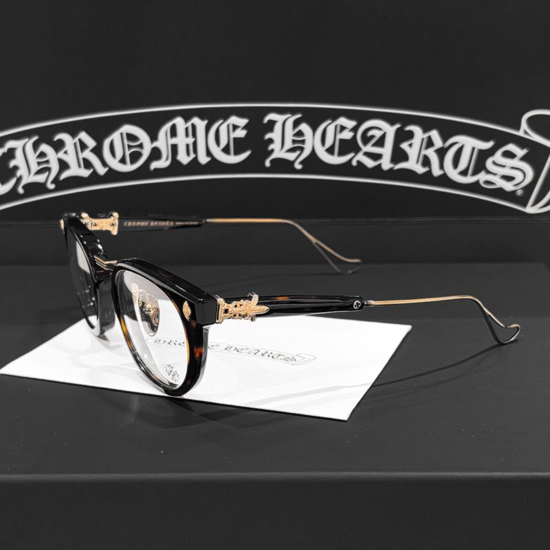 CHROME HEARTS