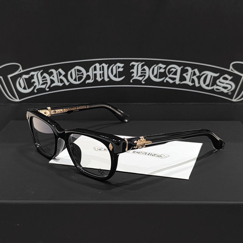 CHROME HEARTS